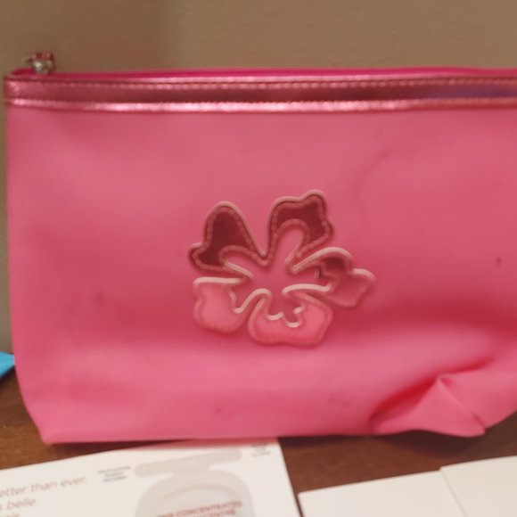 Mix of Skincare Bundle - Picture 5 of 8